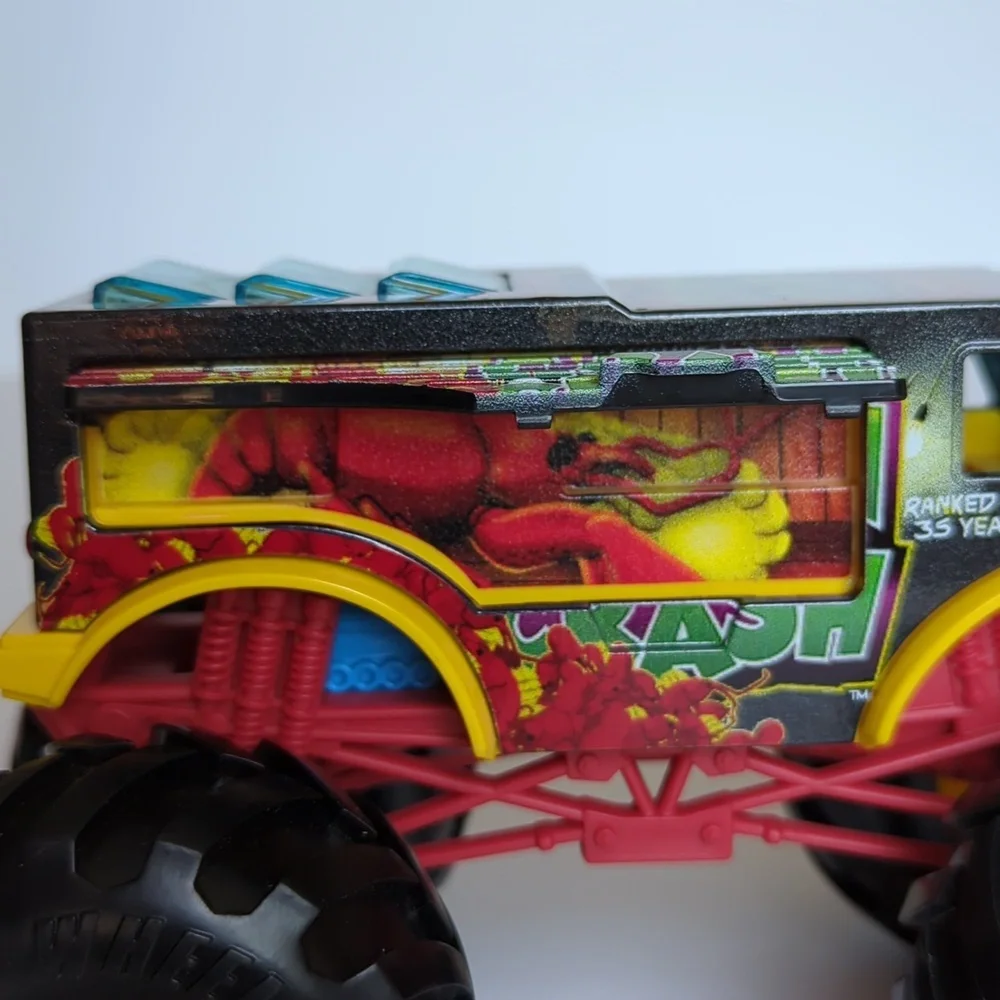 2021 Hot Wheels Monster Trucks oversized Reinerts Cajun crash 1/24th scale metal